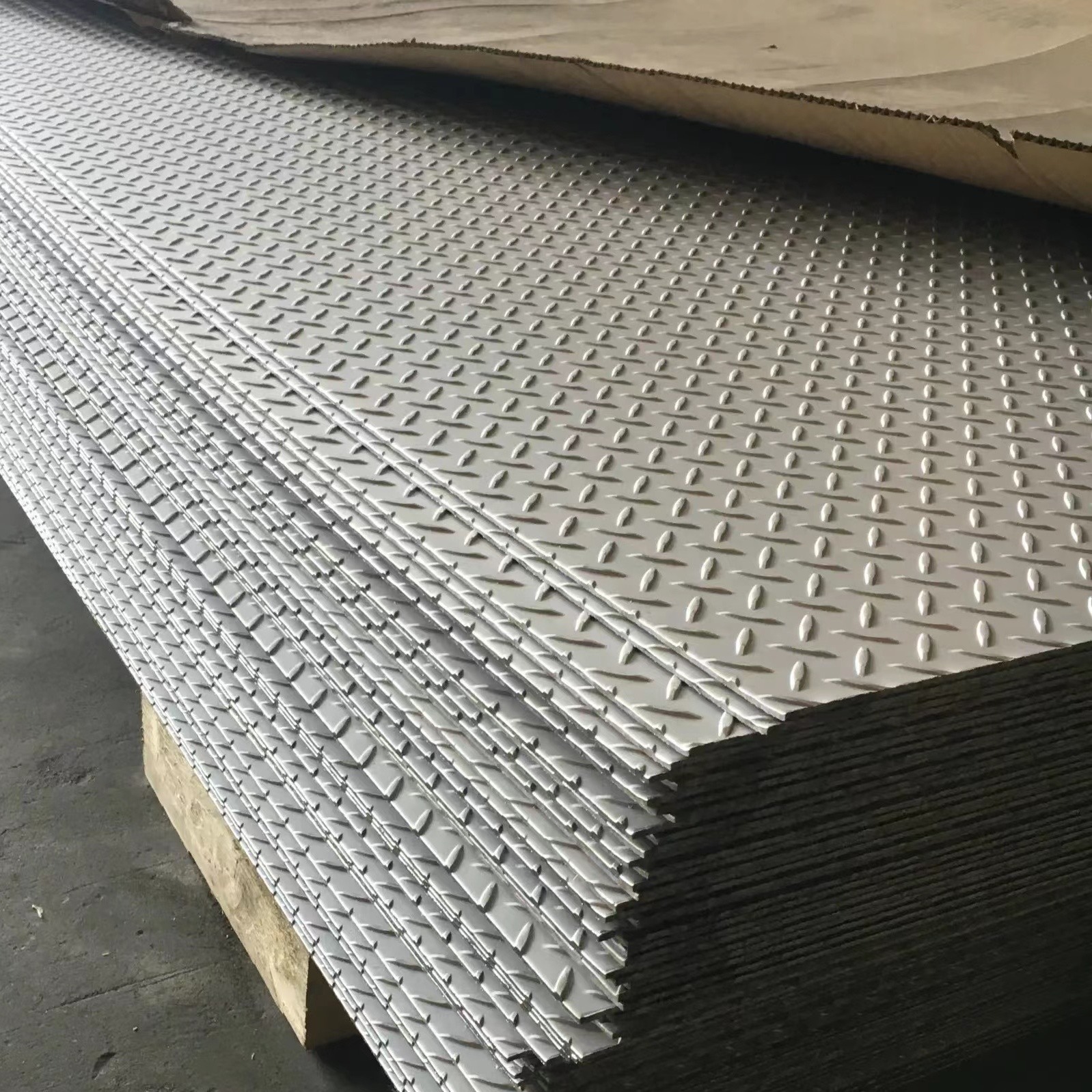0.5mm Steel Pattern Plate Astm A786 Pattern 4 Diamond Pattern Stainless